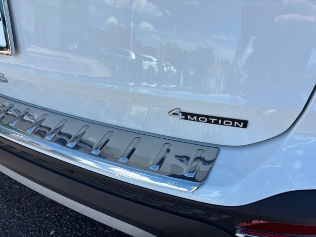 Used 2023 Volkswagen Taos SEL AWD/4WD image 7