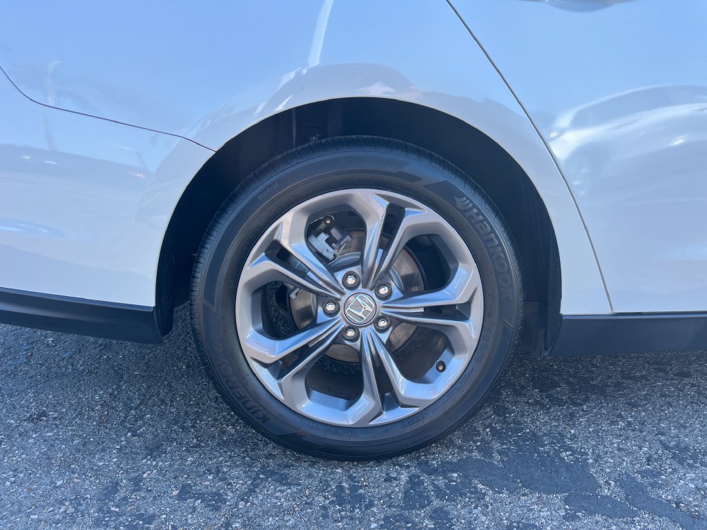 Certified 2024 Honda Accord EX image 32