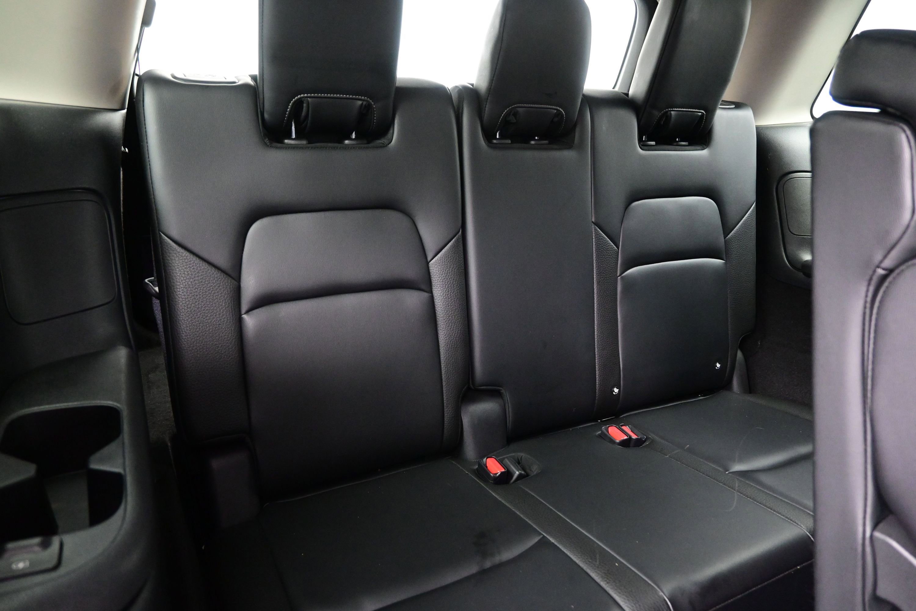 Used 2023 Nissan Pathfinder SL AWD/4WD image 17