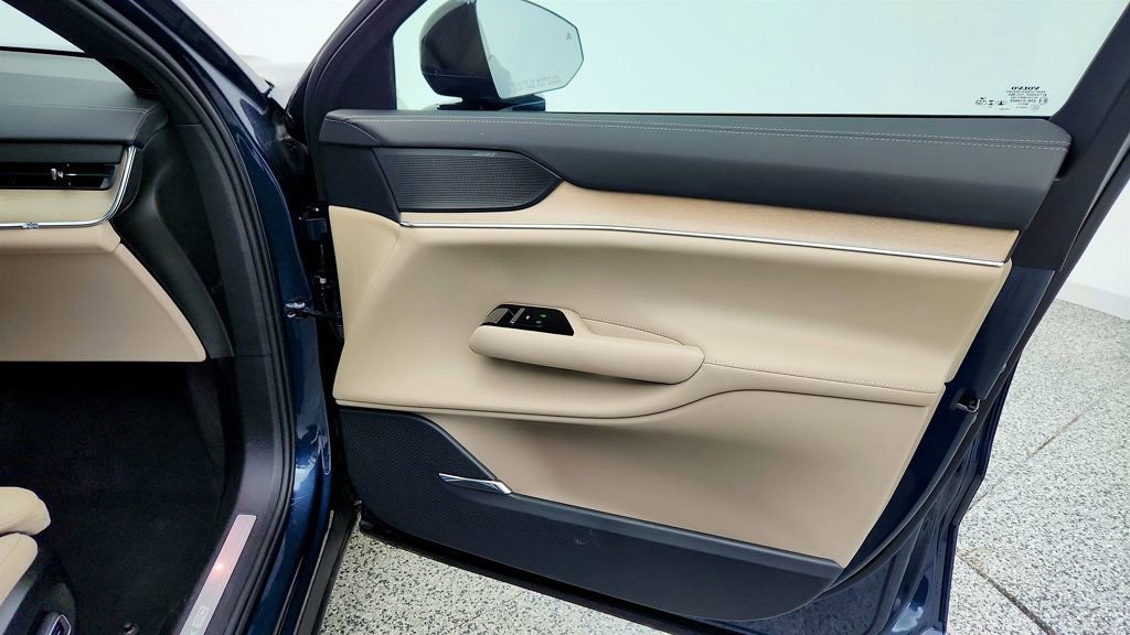 Used 2025 Volvo EX90 Ultra AWD/4WD image 28
