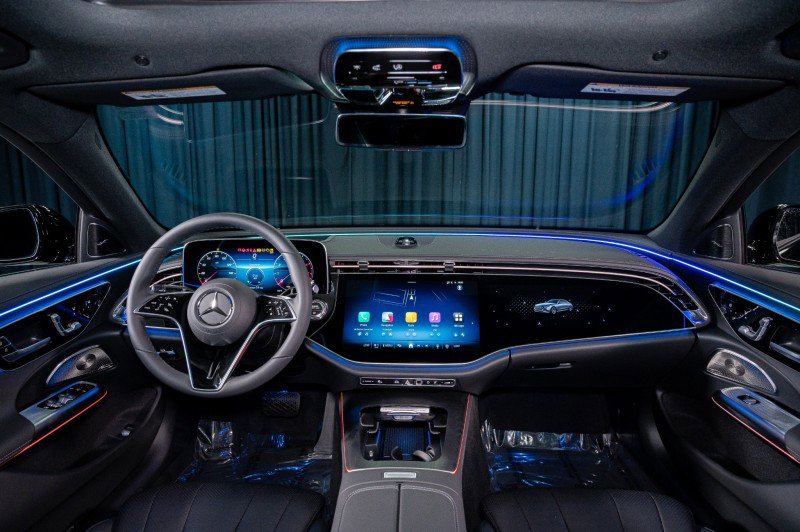New 2026 Mercedes-Benz E 450 4MATIC Sedan image 14