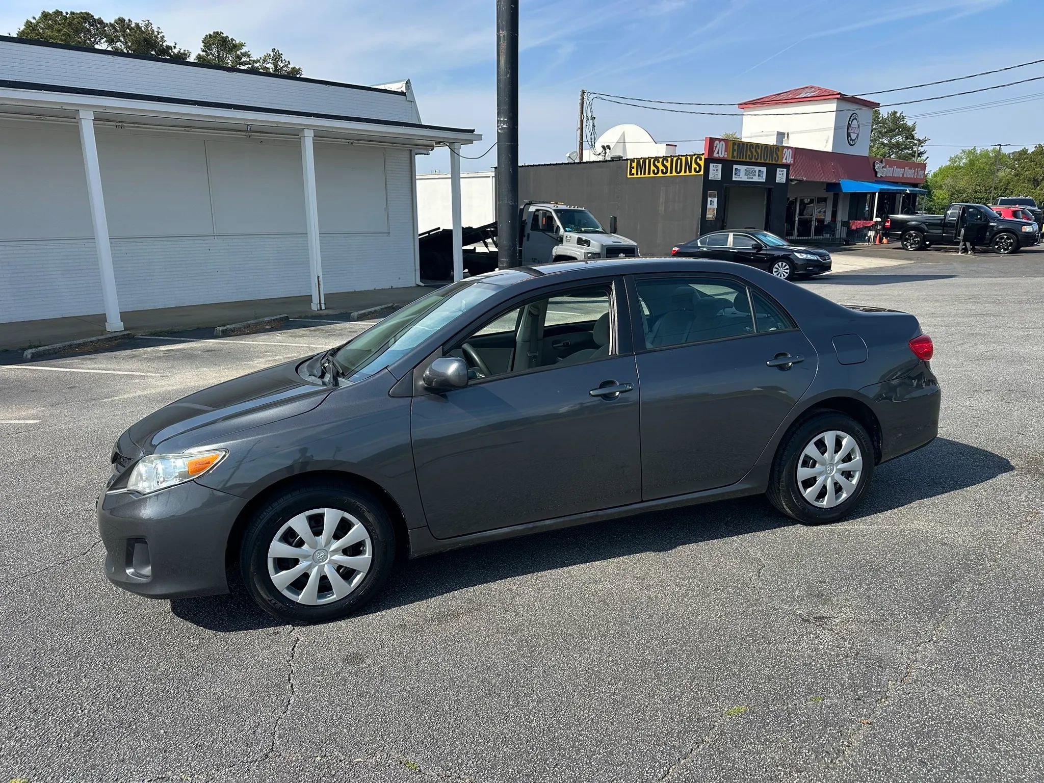 Used 2011 Toyota Corolla LE image 7