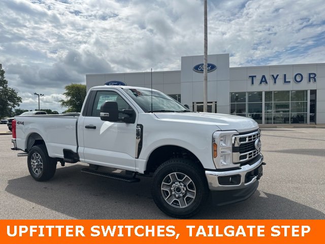 New 2025 Ford F350 XLT