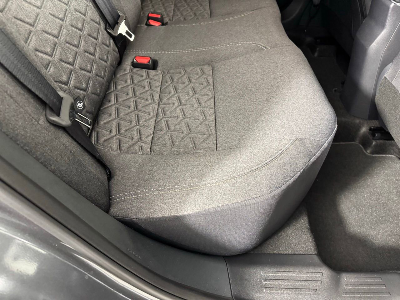 Used 2025 Nissan Kicks SV image 28