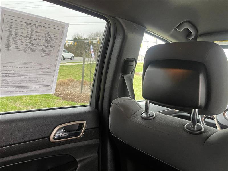 Used 2015 Jeep Grand Cherokee Laredo w/ Quick Order Package 23E image 39