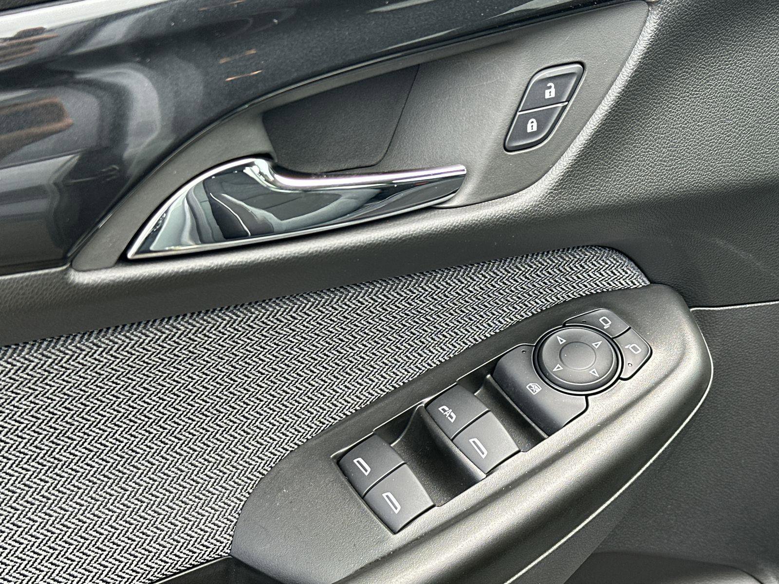 Certified 2024 Chevrolet TrailBlazer LT w/ Driver Confidence Package image 24