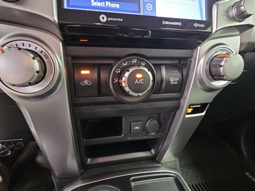 Used 2020 Toyota 4Runner SR5 Premium w/ Moonroof Package RWD image 17