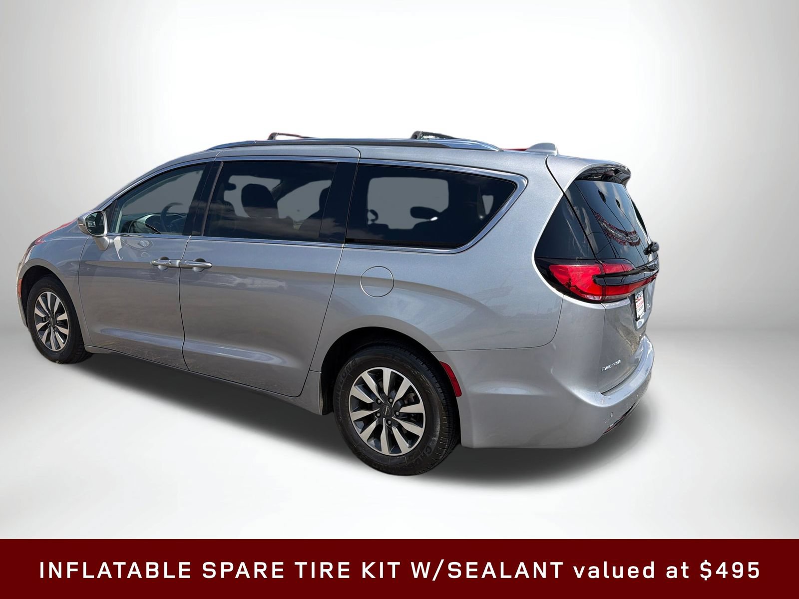 Used 2021 Chrysler Pacifica Touring-L FWD image 4
