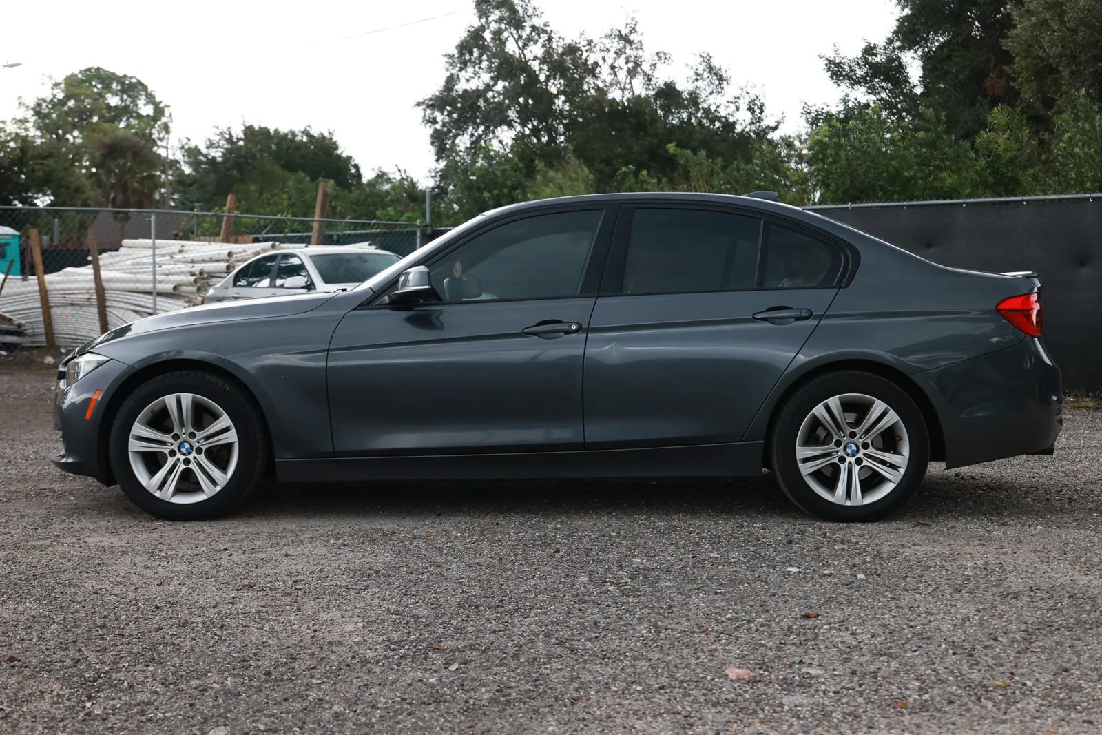 Used 2016 BMW 328i xDrive Sedan AWD/4WD image 2