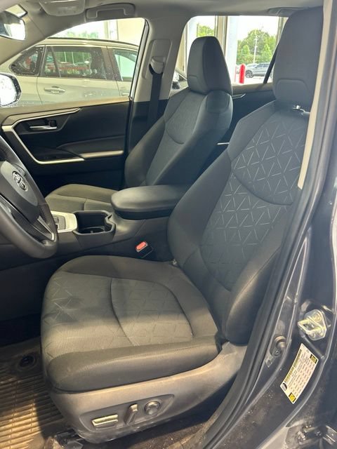 Used 2025 Toyota RAV4 XLE w/ Convenience Package AWD/4WD image 7