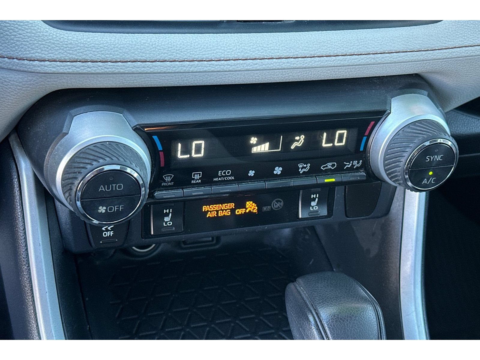 Used 2020 Toyota RAV4 XLE w/ Convenience Package AWD/4WD image 23