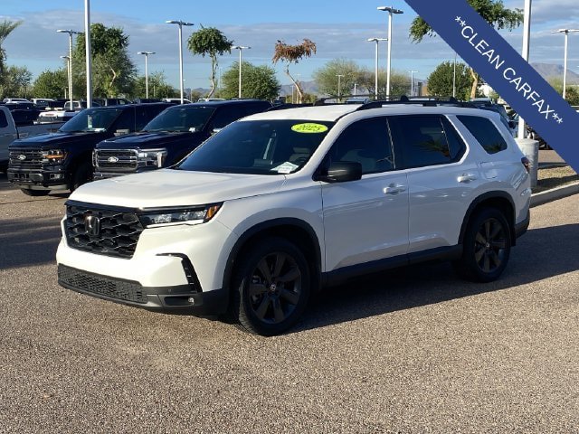 Used 2025 Honda Pilot Sport image 2