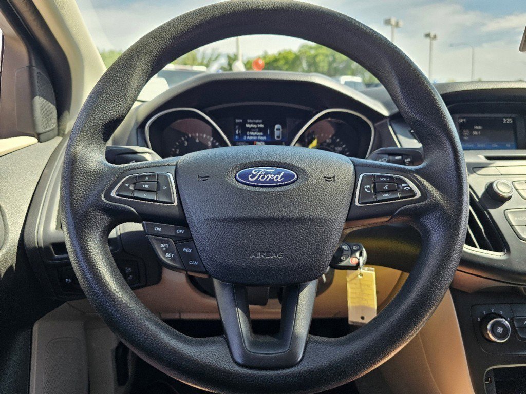 Used 2017 Ford Focus SE FWD image 23