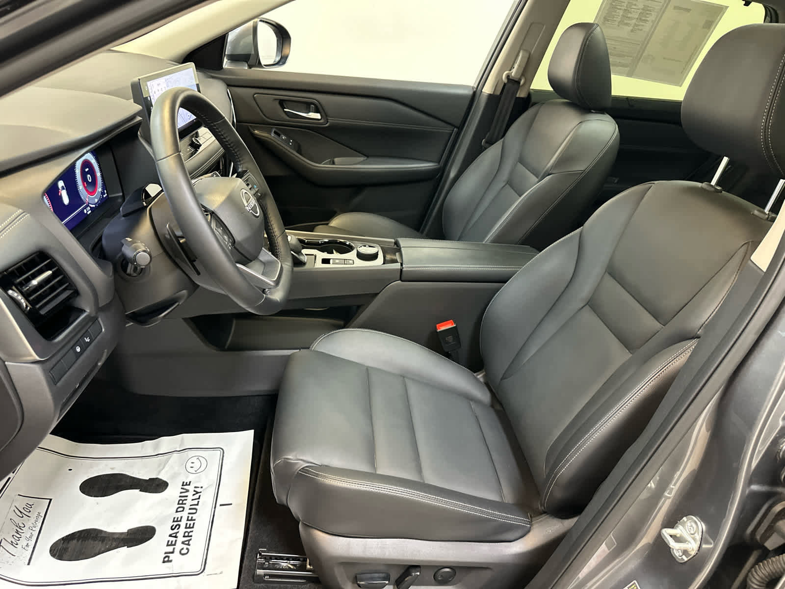 Certified 2025 Nissan Rogue SL w/ Tech Package image 4