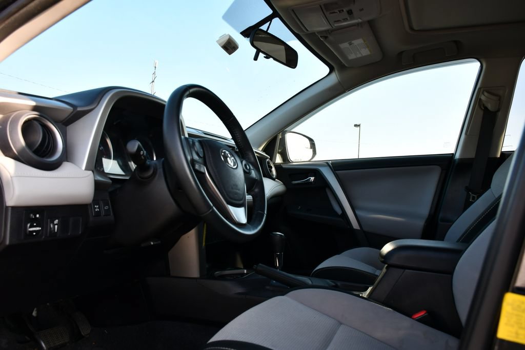 Used 2016 Toyota RAV4 XLE AWD/4WD image 14