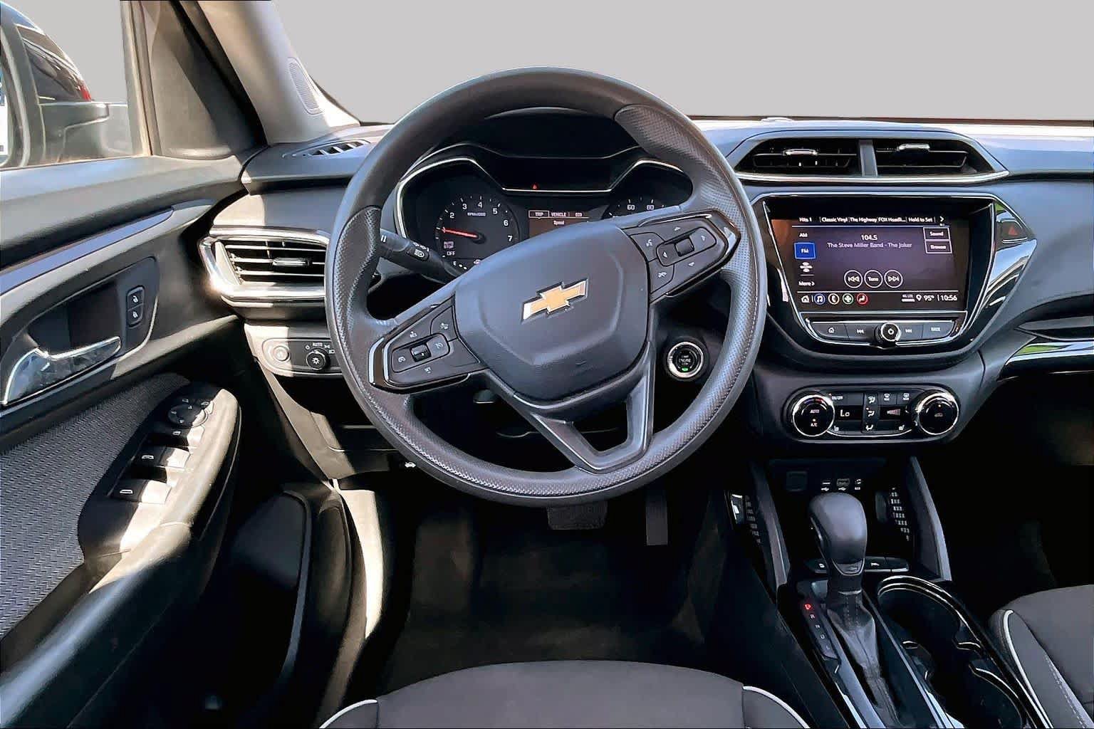 Used 2023 Chevrolet TrailBlazer LT w/ Convenience Package FWD image 6