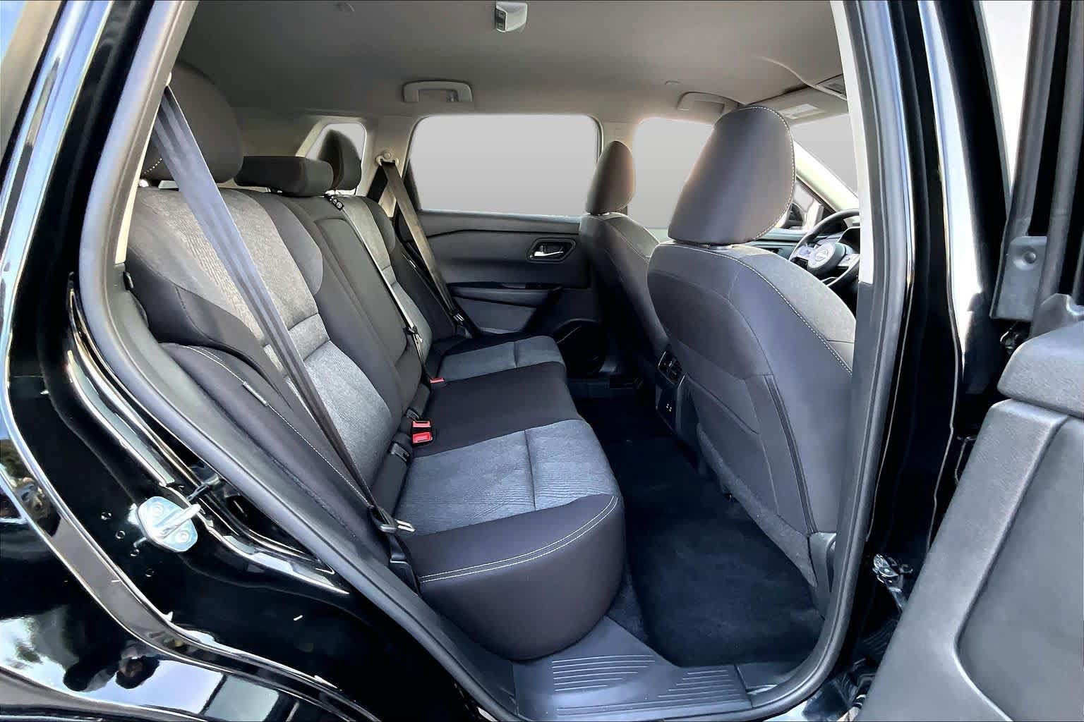 Used 2024 Nissan Rogue SV FWD image 20