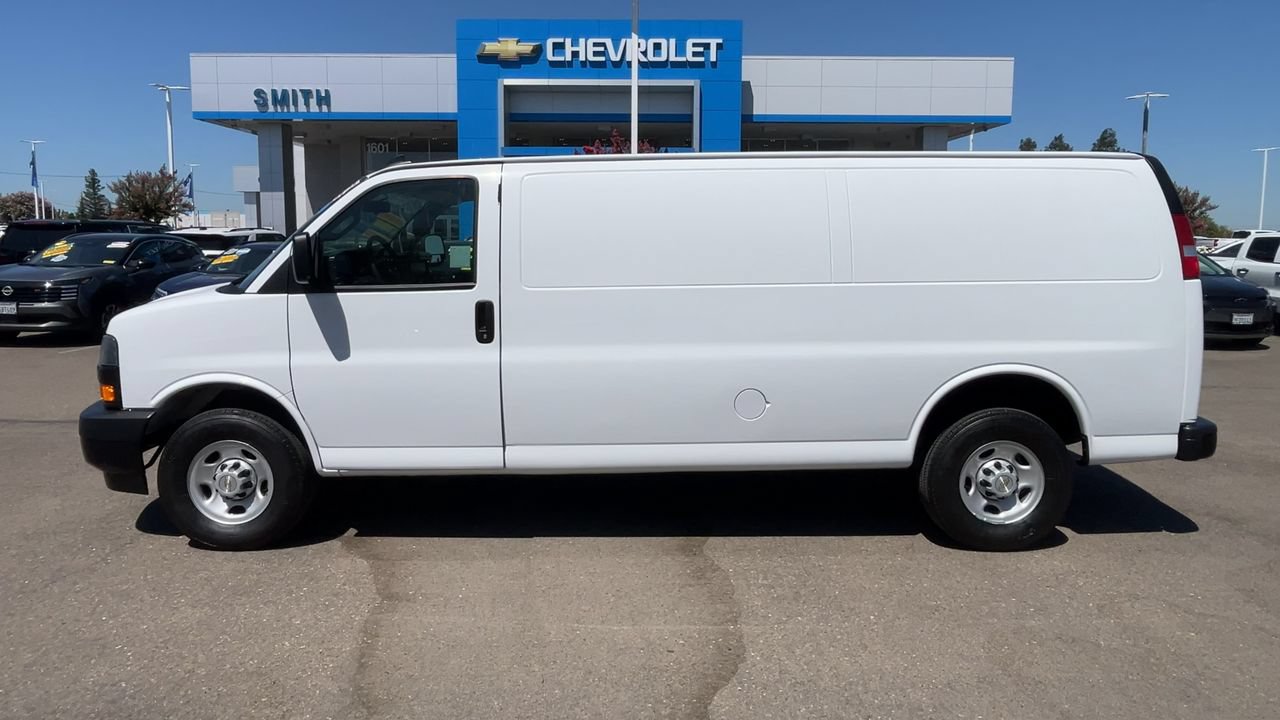Used 2024 Chevrolet Express 2500 Extended w/ Driver Convenience Package RWD image 4