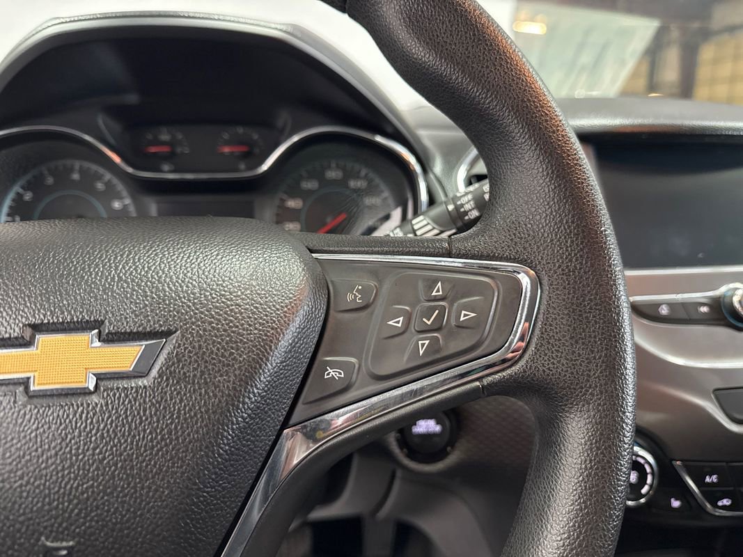 Used 2018 Chevrolet Cruze LT w/ Convenience Package FWD image 13