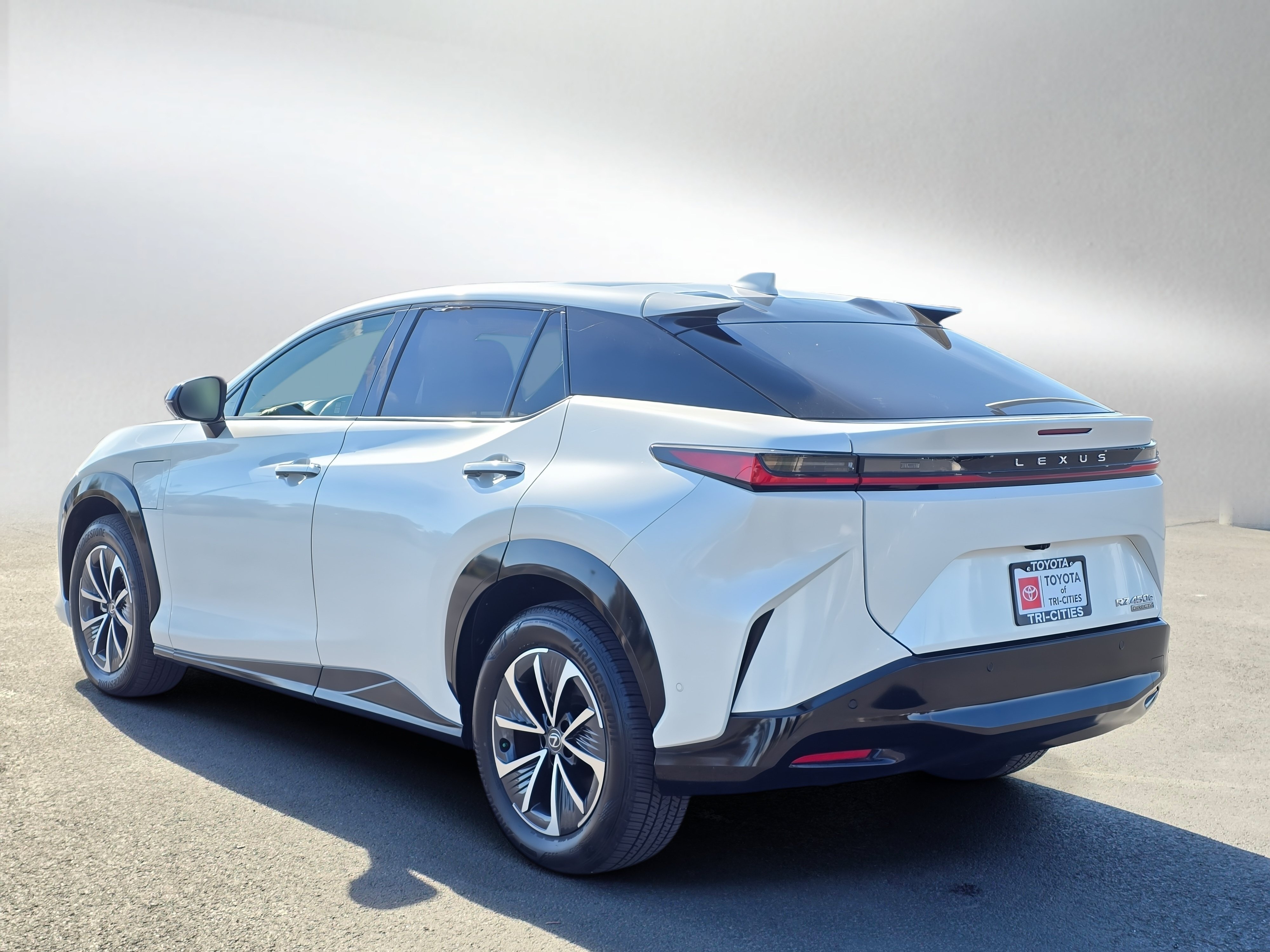 Used 2023 Lexus RZ 450e Premium w/ Technology Package AWD/4WD image 3