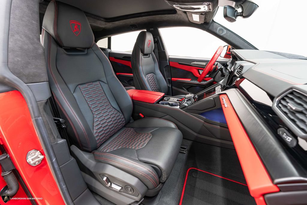 Used 2022 Lamborghini Urus AWD/4WD image 24