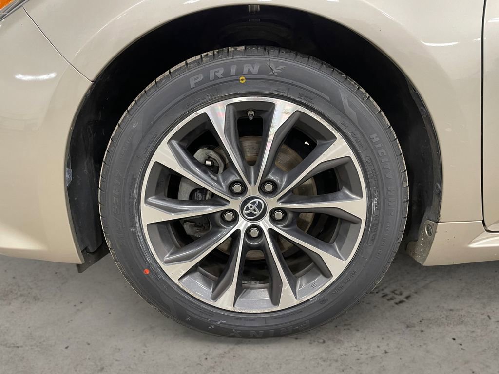 Used 2016 Toyota Avalon XLE Premium FWD image 14