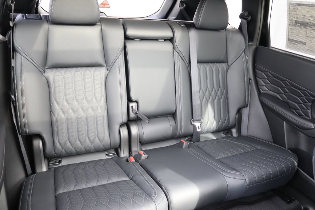 New 2026 Mitsubishi Outlander SEL image 24