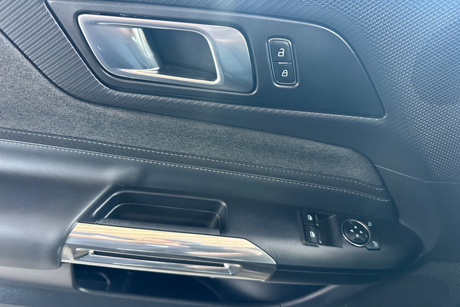 New 2025 Ford Mustang Coupe image 11