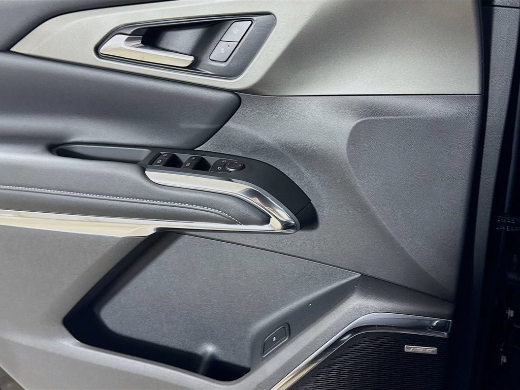 New 2026 Chevrolet Traverse LT w/ Enhanced Driving Package FWD image 16