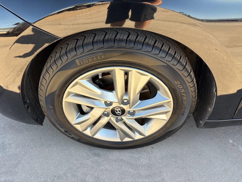 Used 2020 Hyundai Elantra Value Edition w/ Cargo Package (C1) image 9