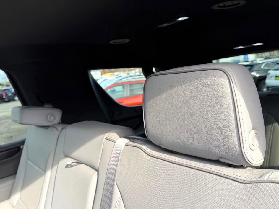 New 2026 GMC Yukon Elevation image 7