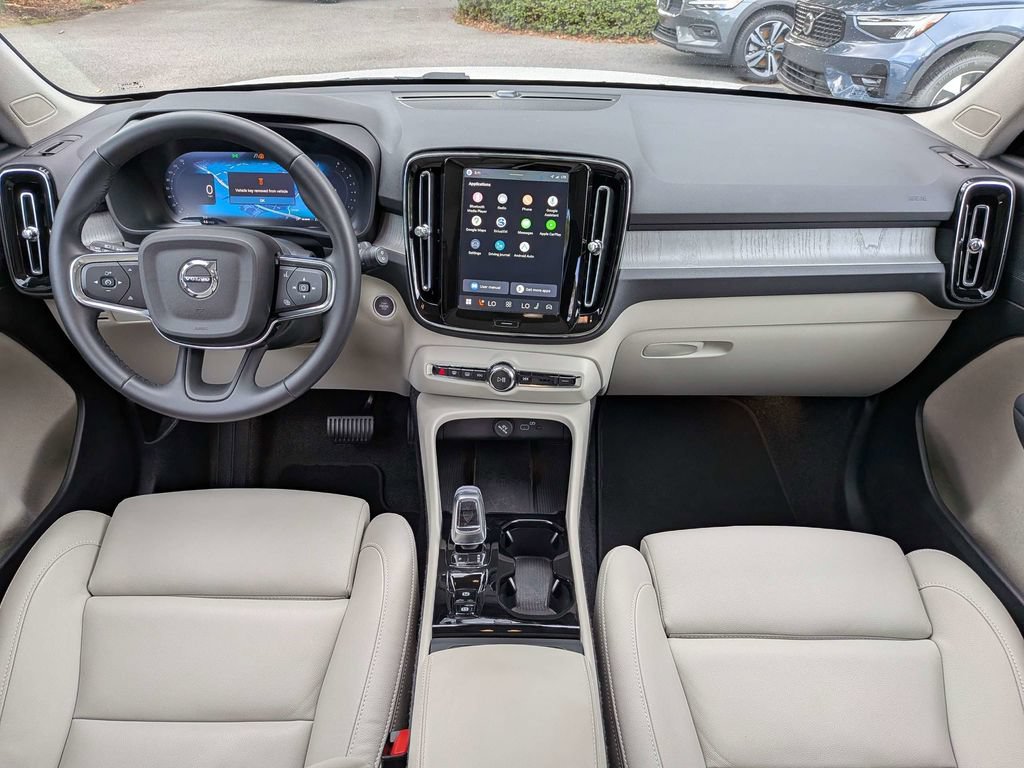 Certified 2026 Volvo XC40 B5 Plus AWD/4WD image 15