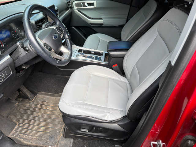 Used 2021 Ford Explorer XLT w/ Equipment Group 202A RWD image 4