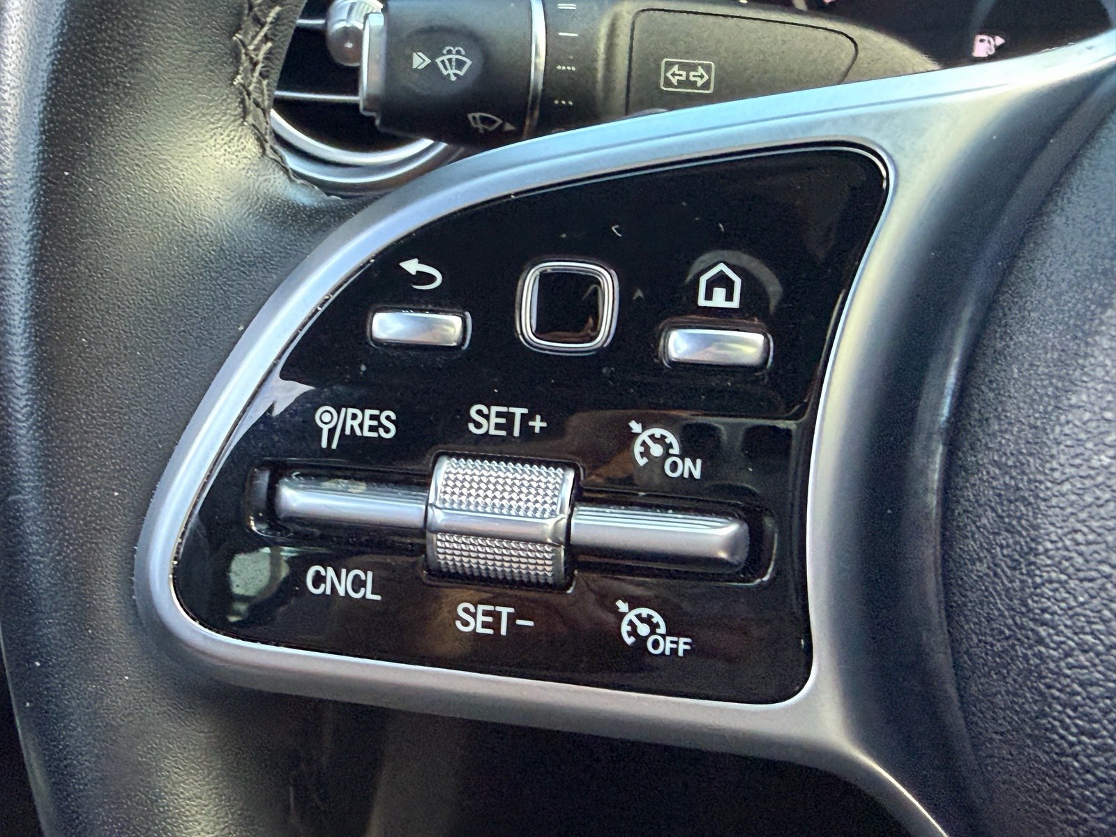 Used 2019 Mercedes-Benz C 300 4MATIC Sedan image 28