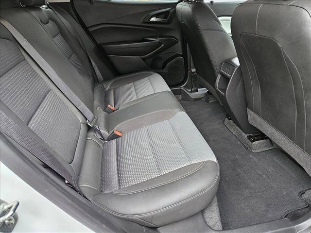 Used 2025 Chevrolet Trax LT FWD image 18