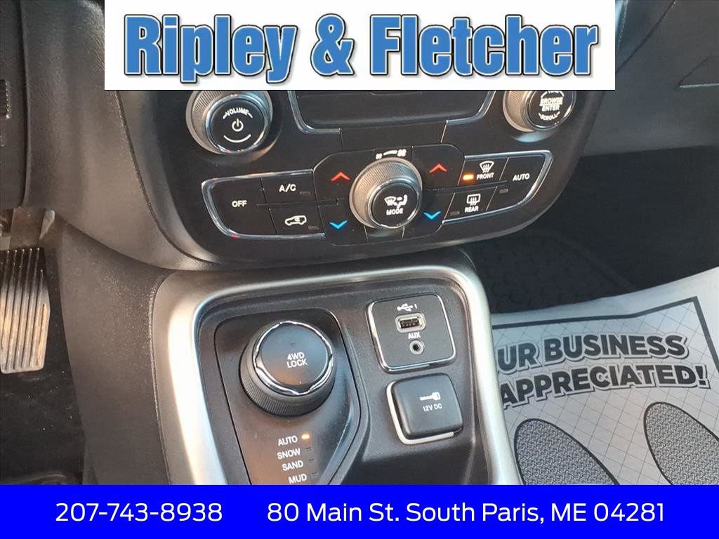 Used 2019 Jeep Compass Latitude w/ Popular Equipment Group image 17