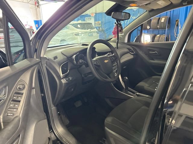 Used 2020 Chevrolet Trax LS w/ Tint and Cruise Package FWD image 7
