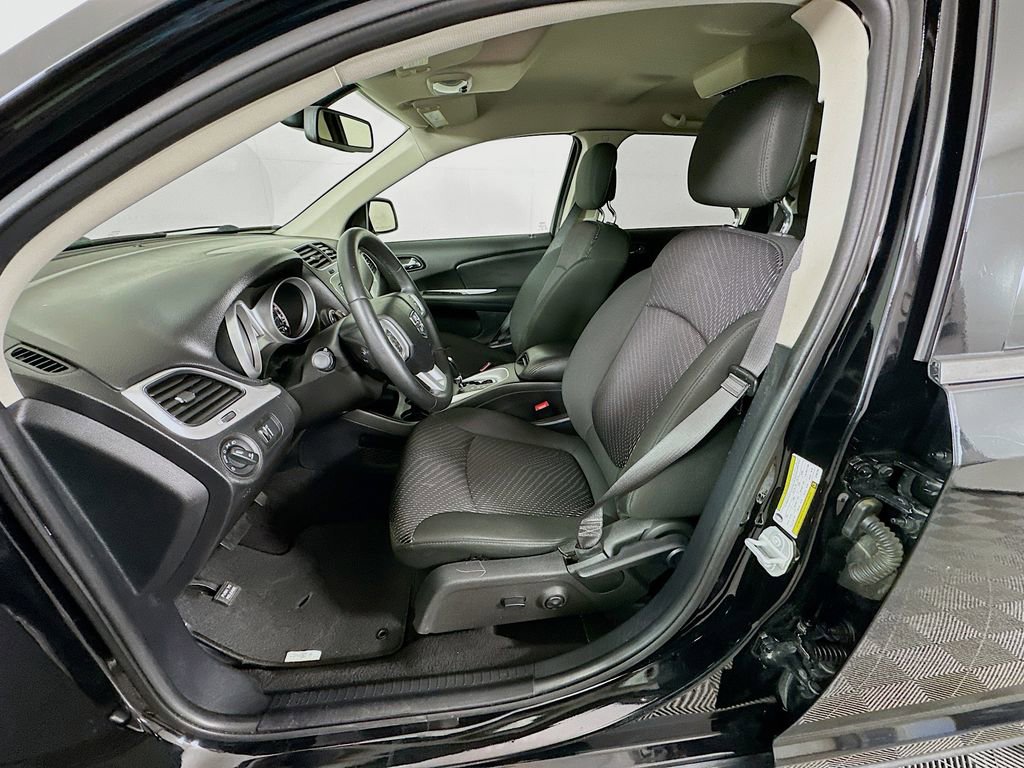 Used 2019 Dodge Journey SE w/ Premium Group image 9