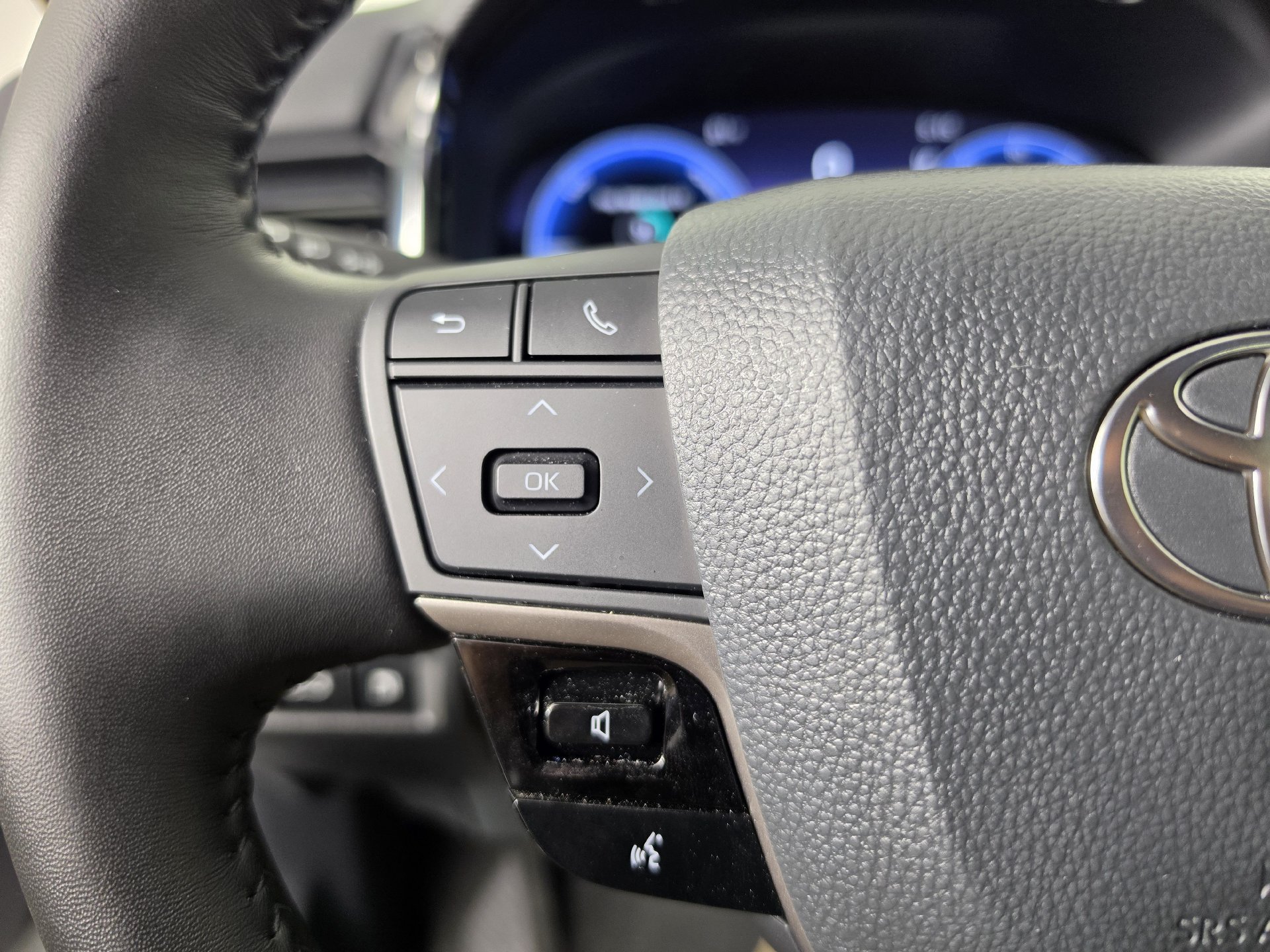 Used 2026 Toyota Camry XSE FWD image 8