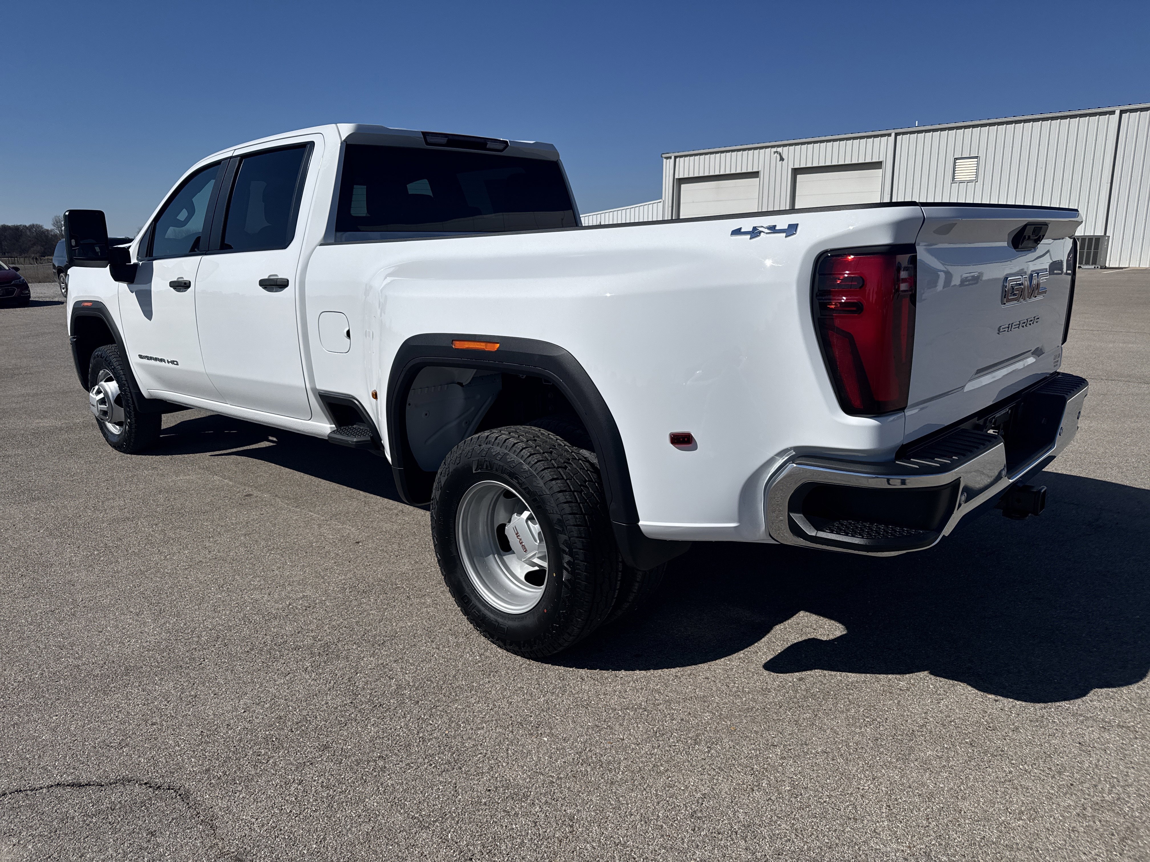 Used 2024 GMC Sierra 3500 Pro image 3