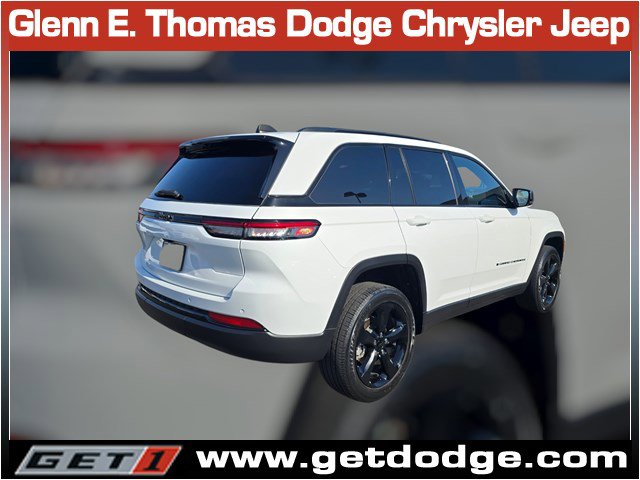 Certified 2023 Jeep Grand Cherokee Altitude RWD image 8