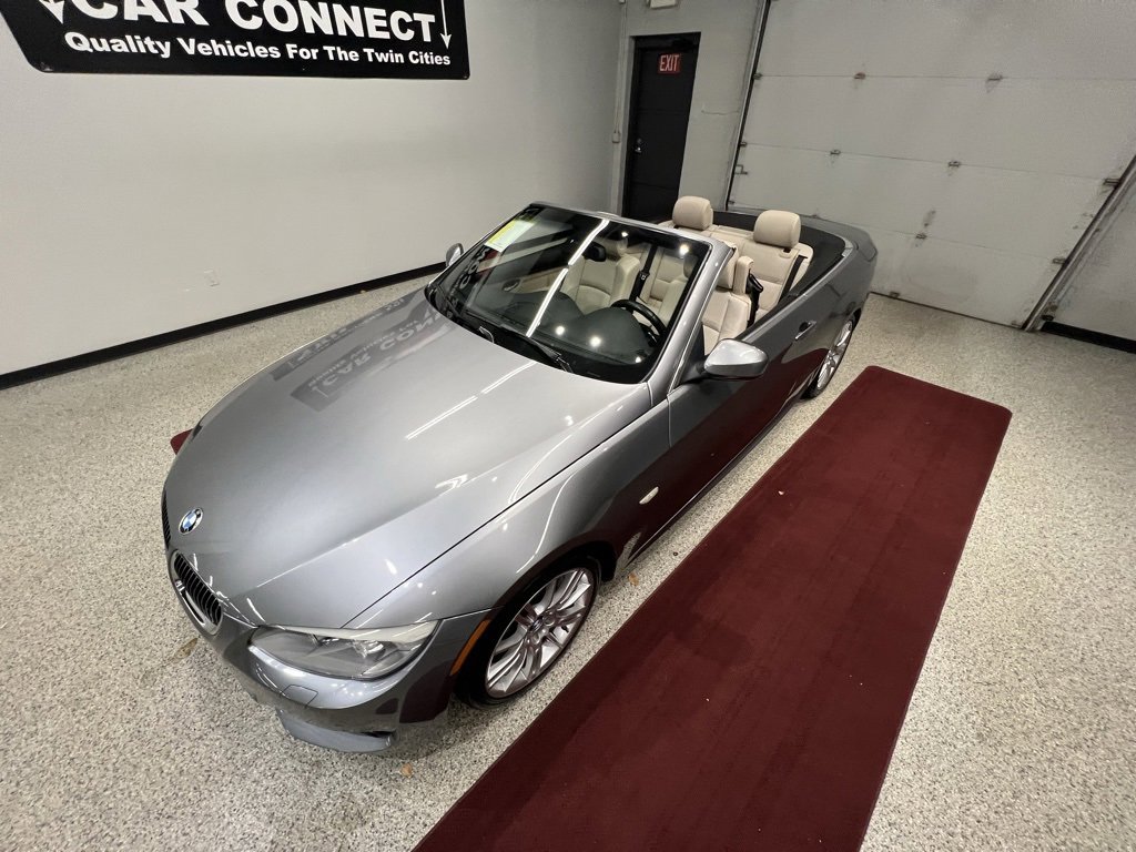 Used 2013 BMW 335i Convertible image 40