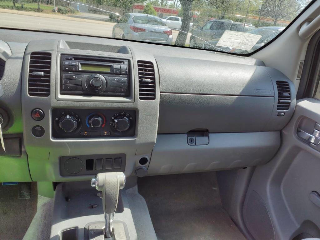 Used 2013 Nissan Frontier S image 12