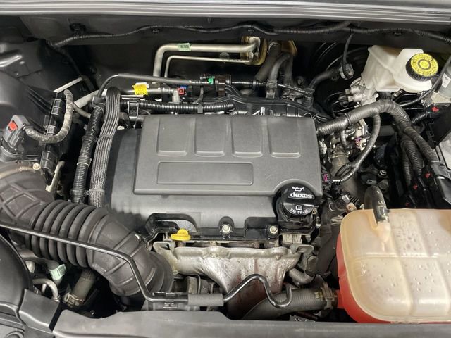 Used 2020 Chevrolet Trax LT w/ LT Convenience Package image 28