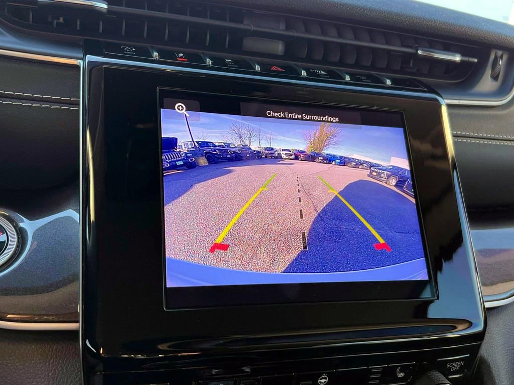 Certified 2023 Jeep Grand Cherokee Laredo w/ Luxury Tech Group I image 28