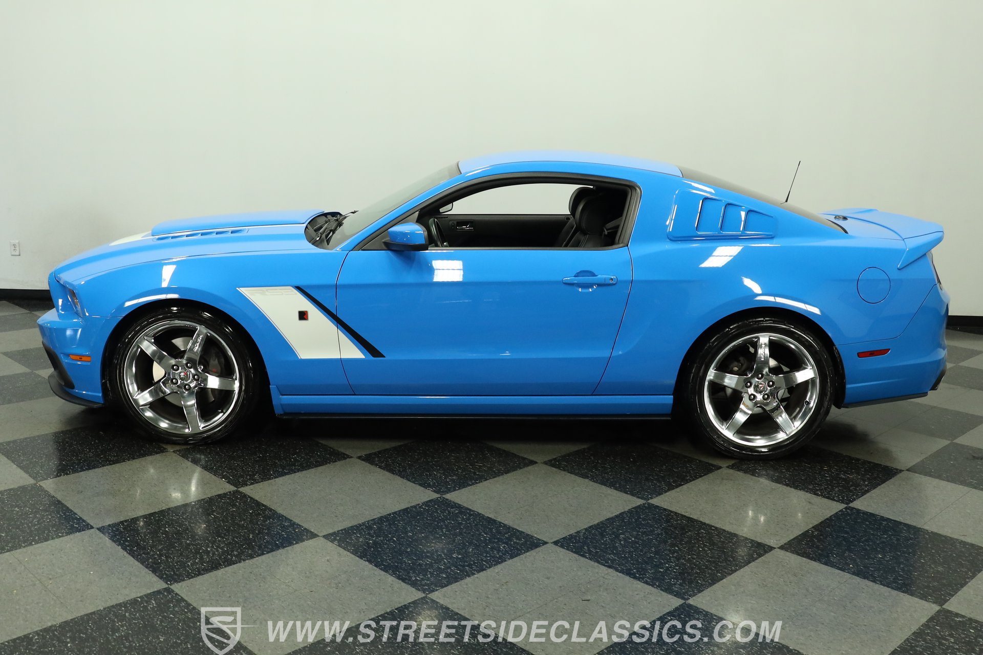 Used 2013 Ford Mustang GT Premium w/ GT Track Pkg RWD image 2