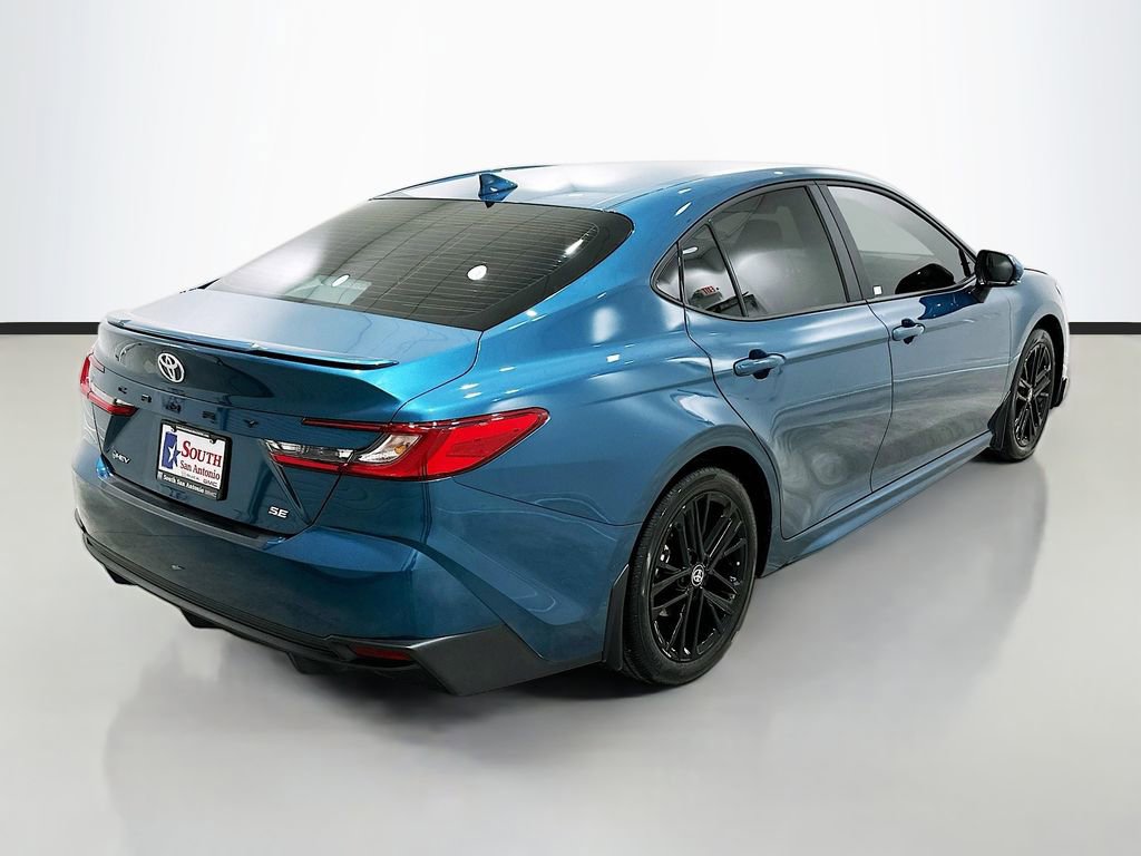 Used 2025 Toyota Camry SE w/ Convenience Package image 7