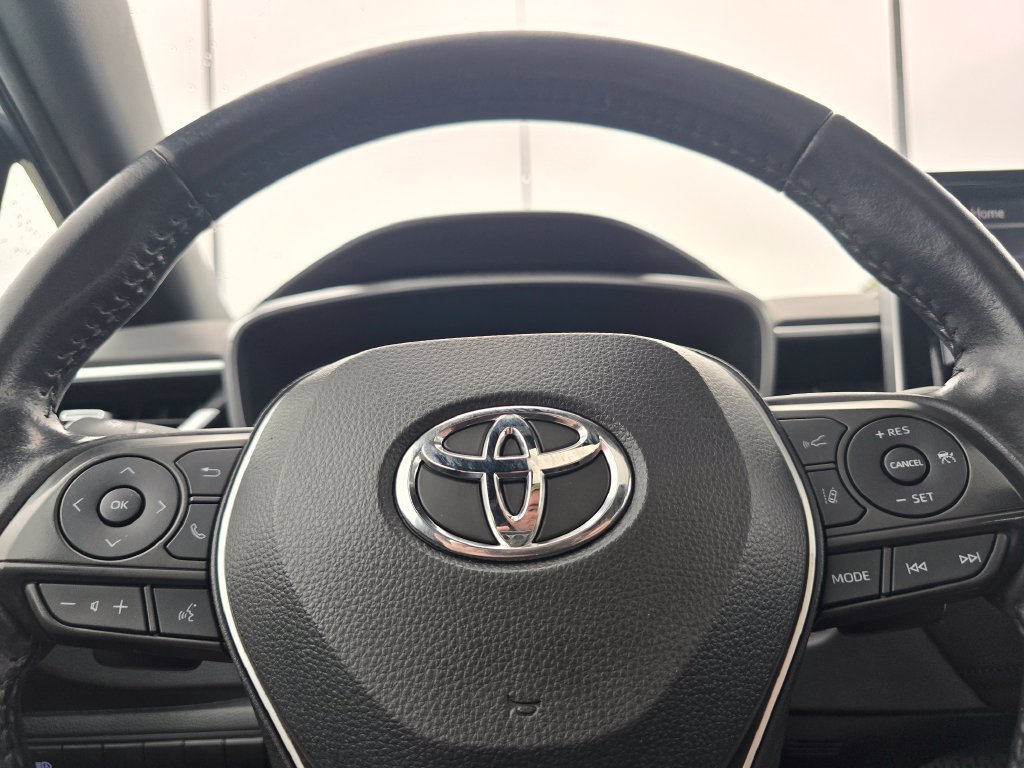 Used 2022 Toyota Corolla XSE FWD image 25