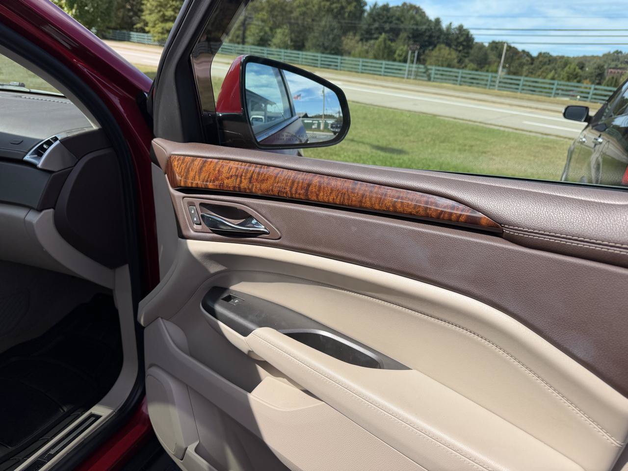 Used 2012 Cadillac SRX Luxury AWD/4WD image 12