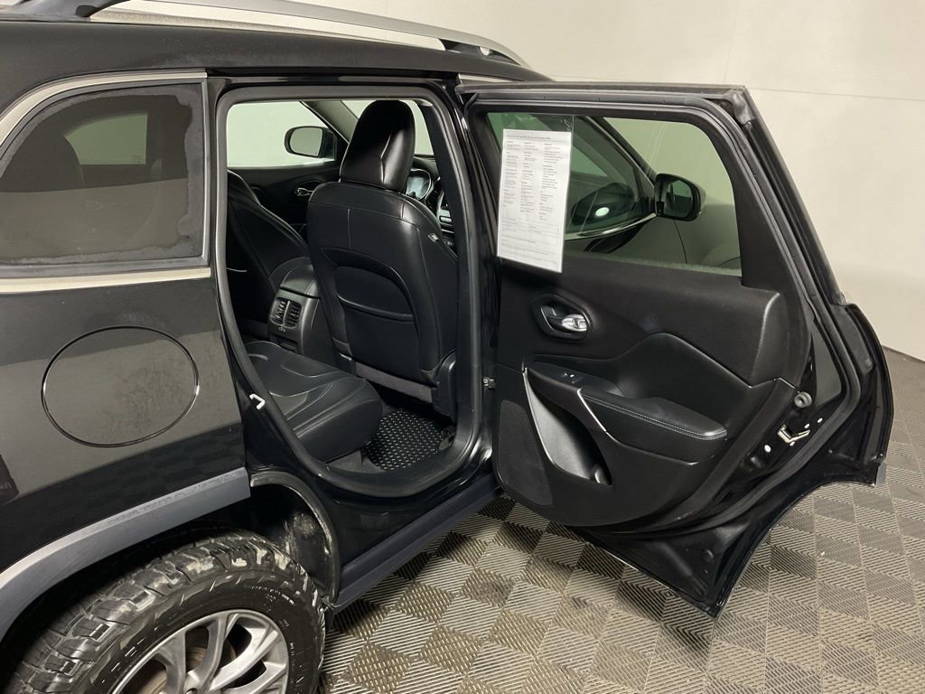 Used 2020 Jeep Cherokee Latitude Plus w/ Cold Weather Group image 30